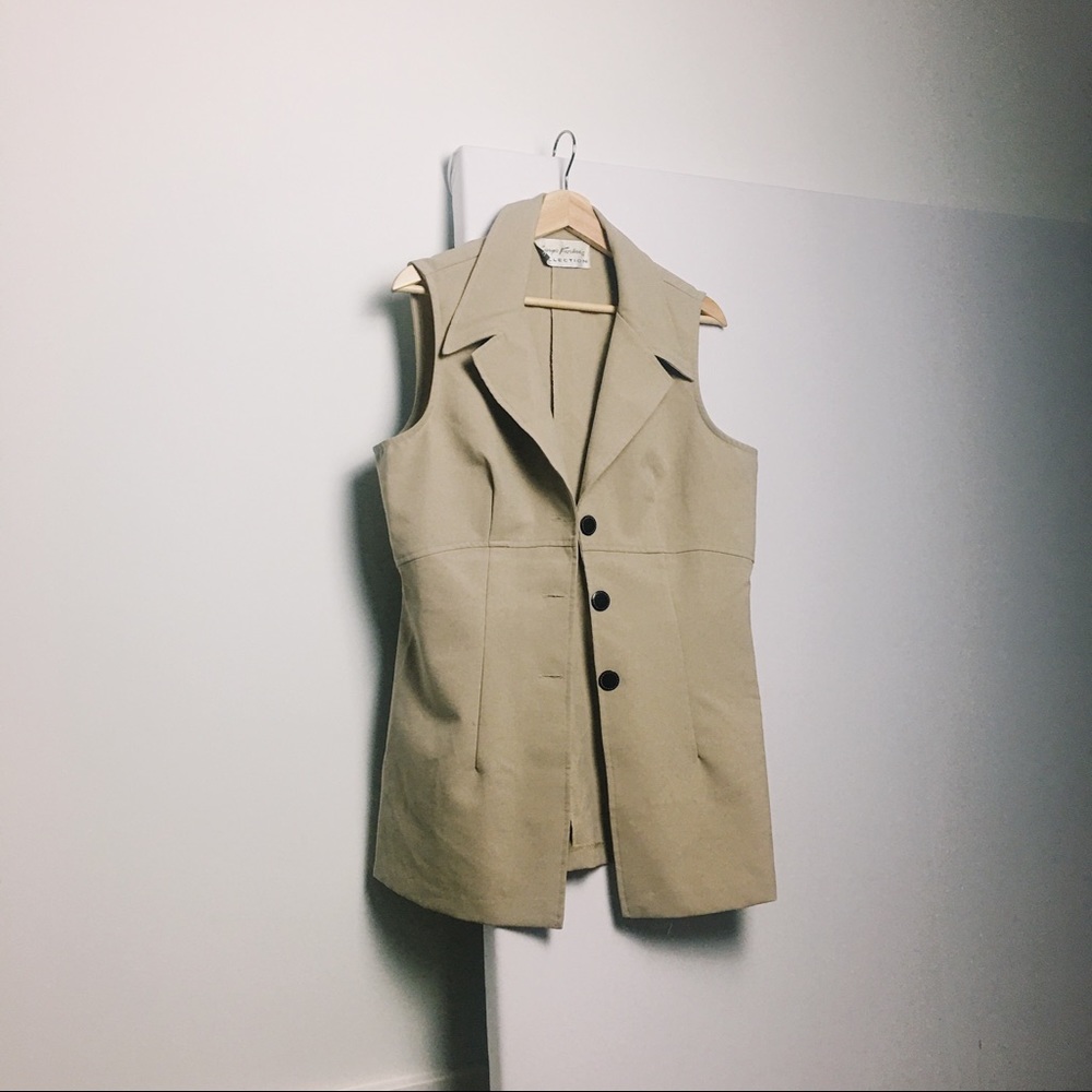 Sleeveless Fitted Spring Jacket - Picture 4 of 4